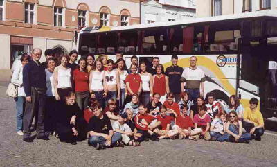 Chorreise Sommer 
2002: Rumänien - Chor vor der Abfahrt